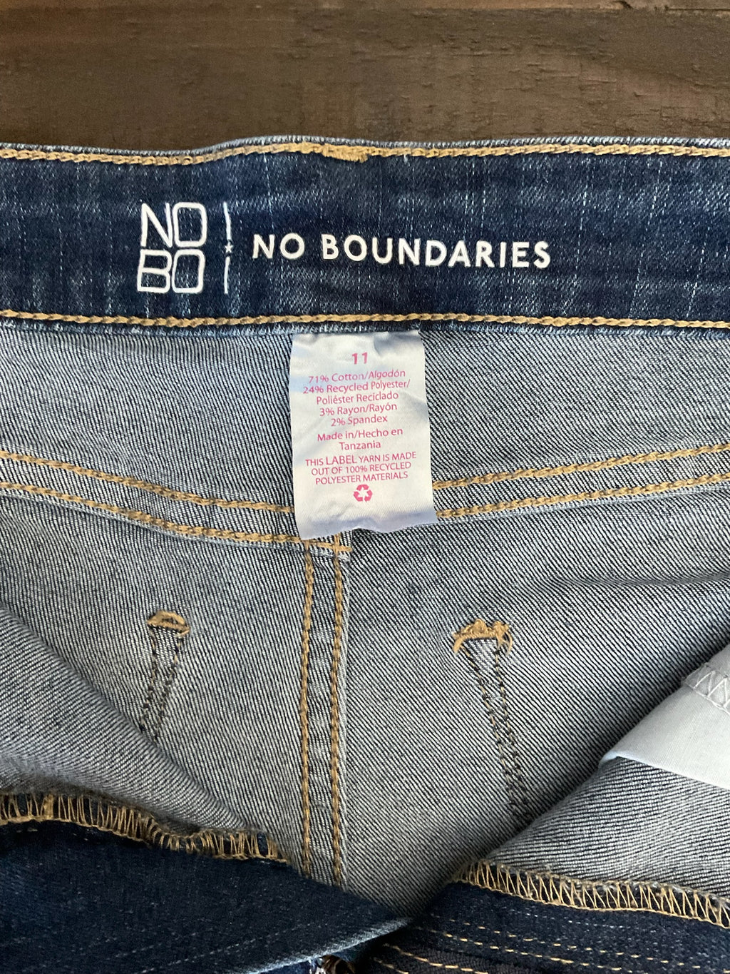 No Boundaries Women's High Rise Mom Ankle Jeans - Medium Wash - Size 11
