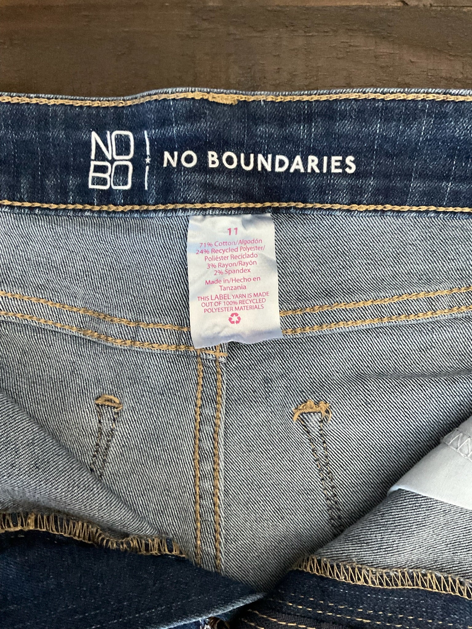 No Boundaries Women's High Rise Mom Ankle Jeans - Medium Wash - Size 11
