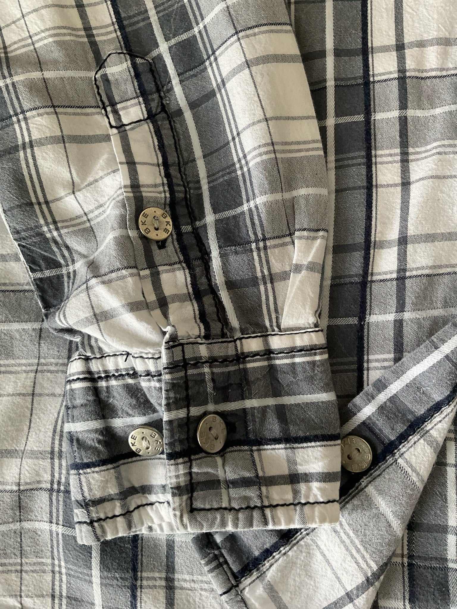 BKE Men's Plaid Button Up Shirt with Metal Buttons. Medium