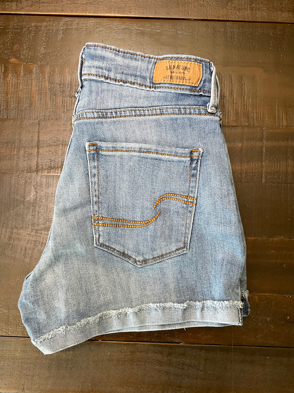 Signature by Levi Strauss & Co. Women's High-Rise Denim Shorts. Size 4