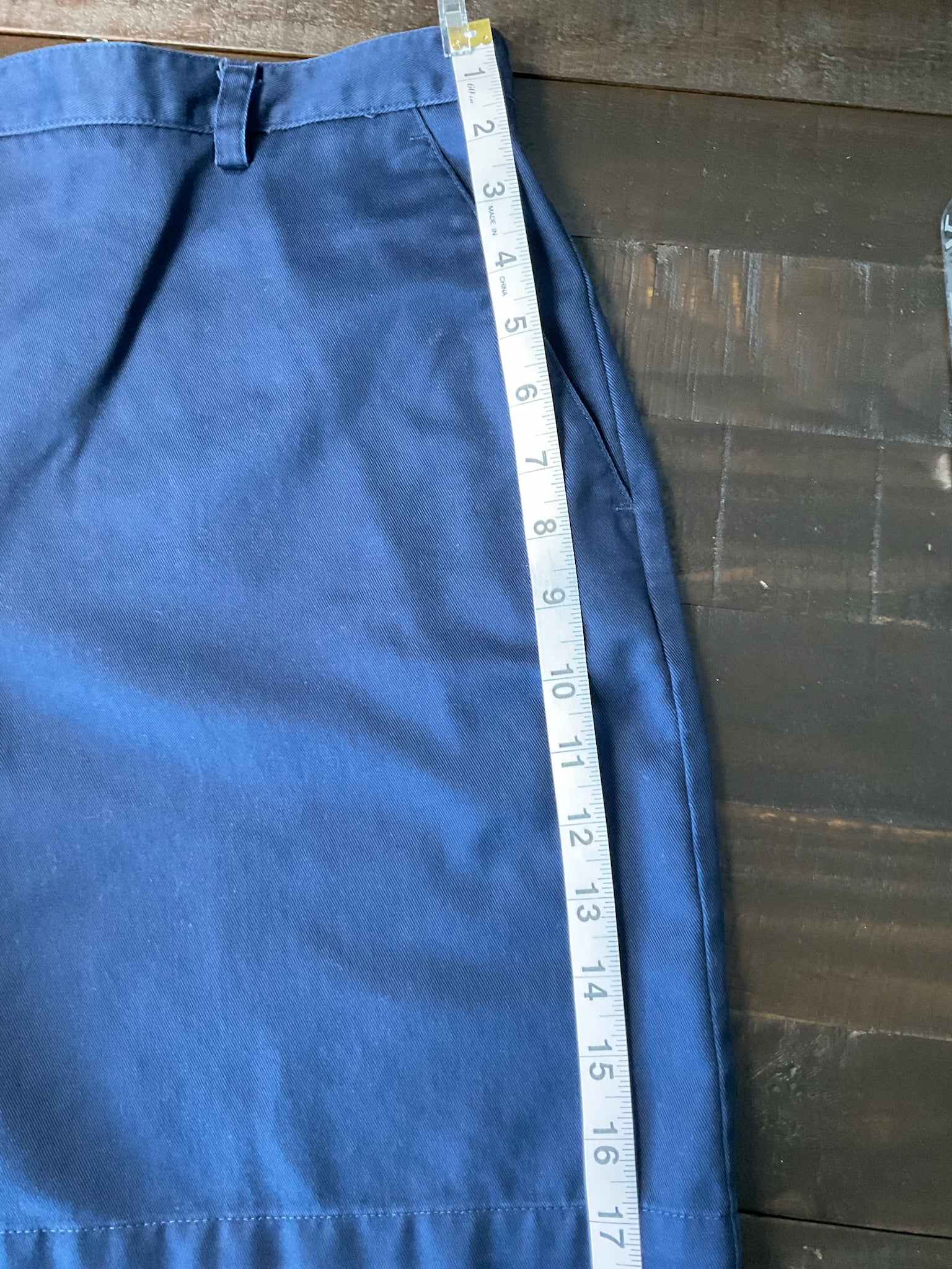Liz Claiborne Women's Nicole Tailored Casual Blue Shorts Size 14