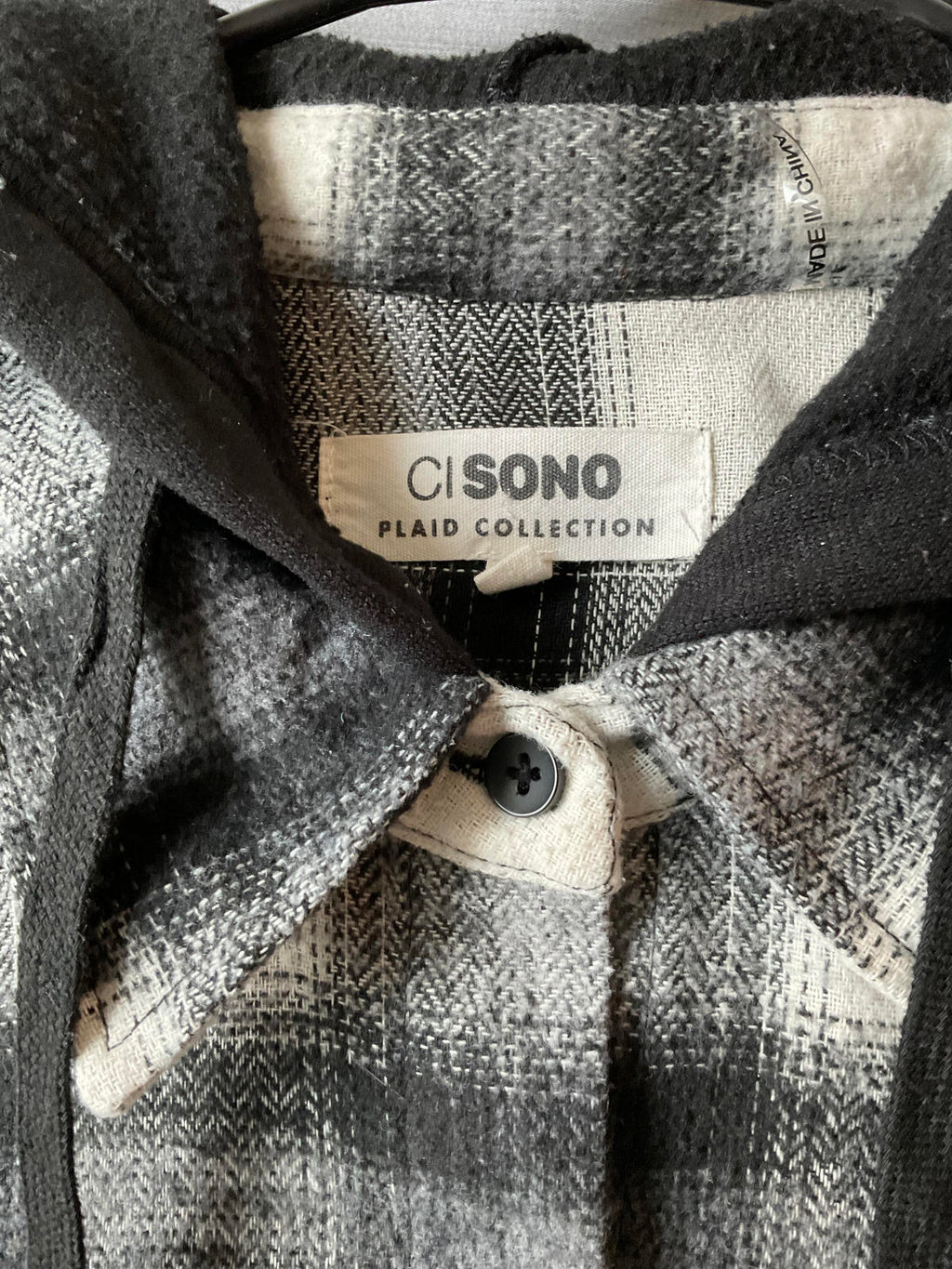 Men's Long Sleeve Button Up  Hoodie Black Plaid Shirt. XL
