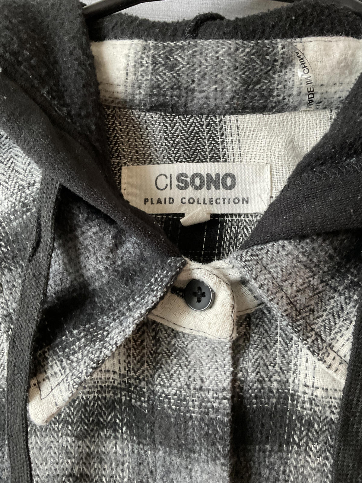 Men's Long Sleeve Button Up  Hoodie Black Plaid Shirt. XL