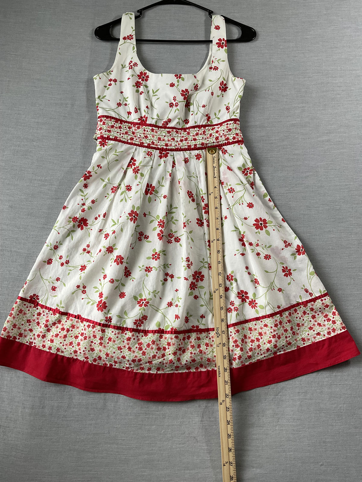 Women's Dress White with Red Trim and Flowers. SIze 10 (Vintage)