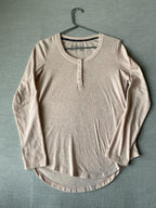 Eddie Bauer Women's  Long Sleeve Pink sleep shirt. Size Small