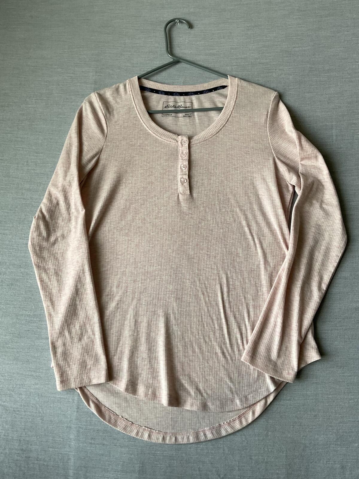 Eddie Bauer Women's  Long Sleeve Pink sleep shirt. Size Small