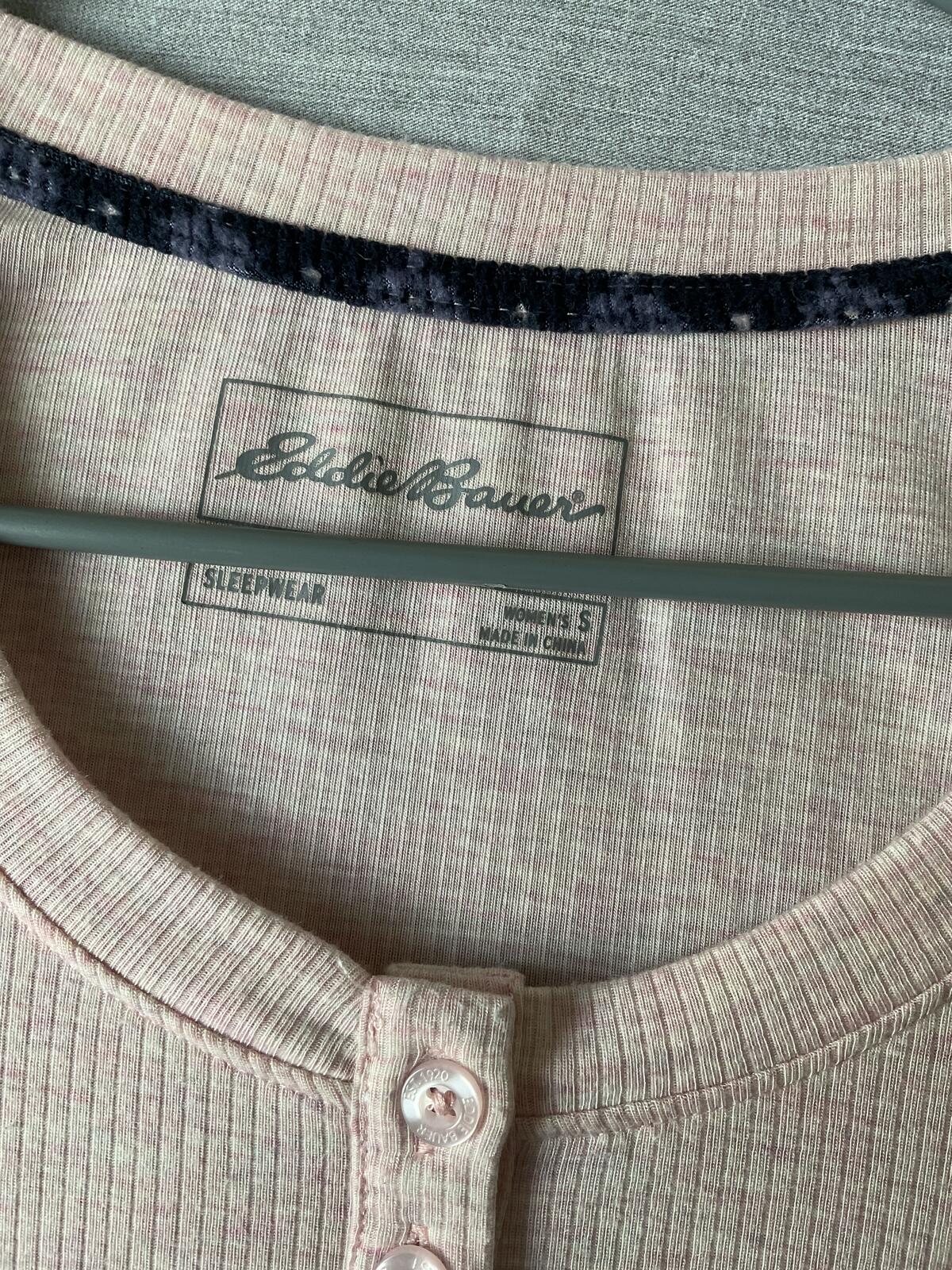 Eddie Bauer Women's  Long Sleeve Pink sleep shirt. Size Small