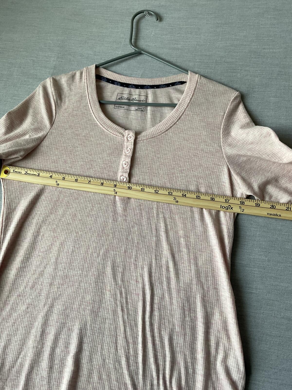 Eddie Bauer Women's  Long Sleeve Pink sleep shirt. Size Small
