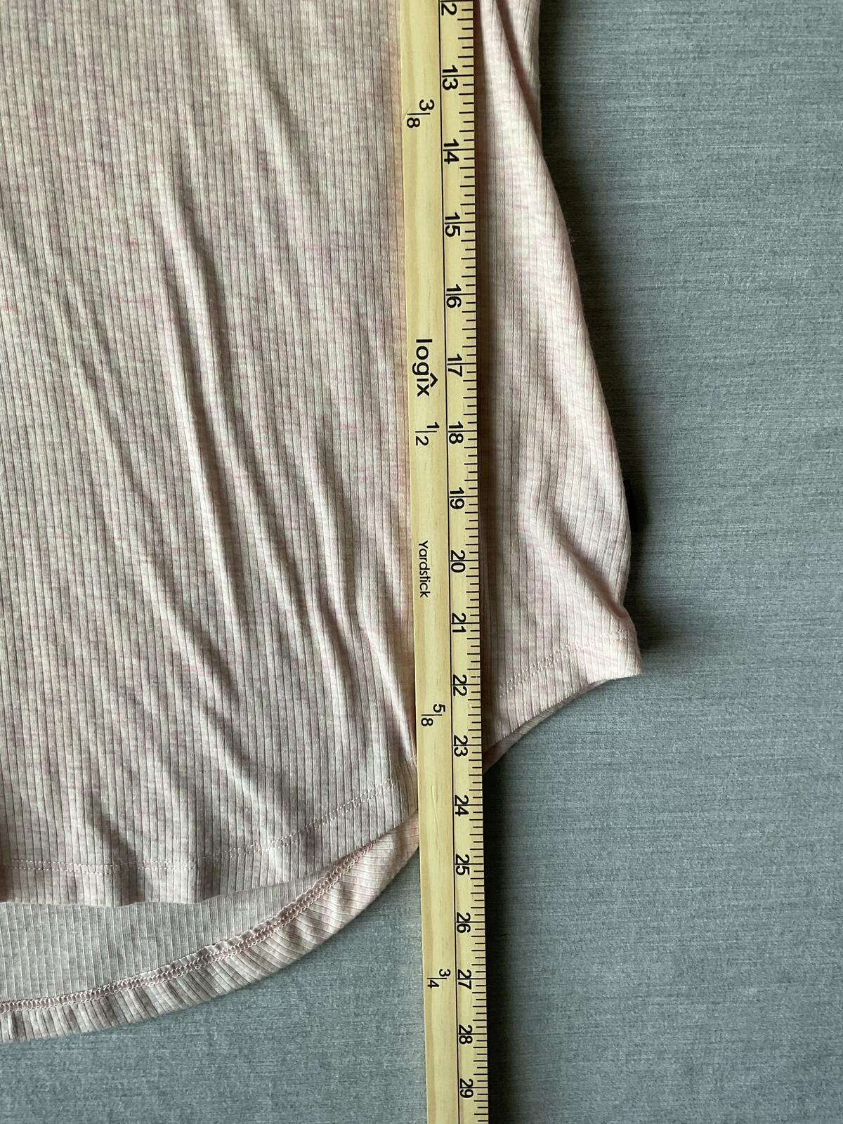 Eddie Bauer Women's  Long Sleeve Pink sleep shirt. Size Small