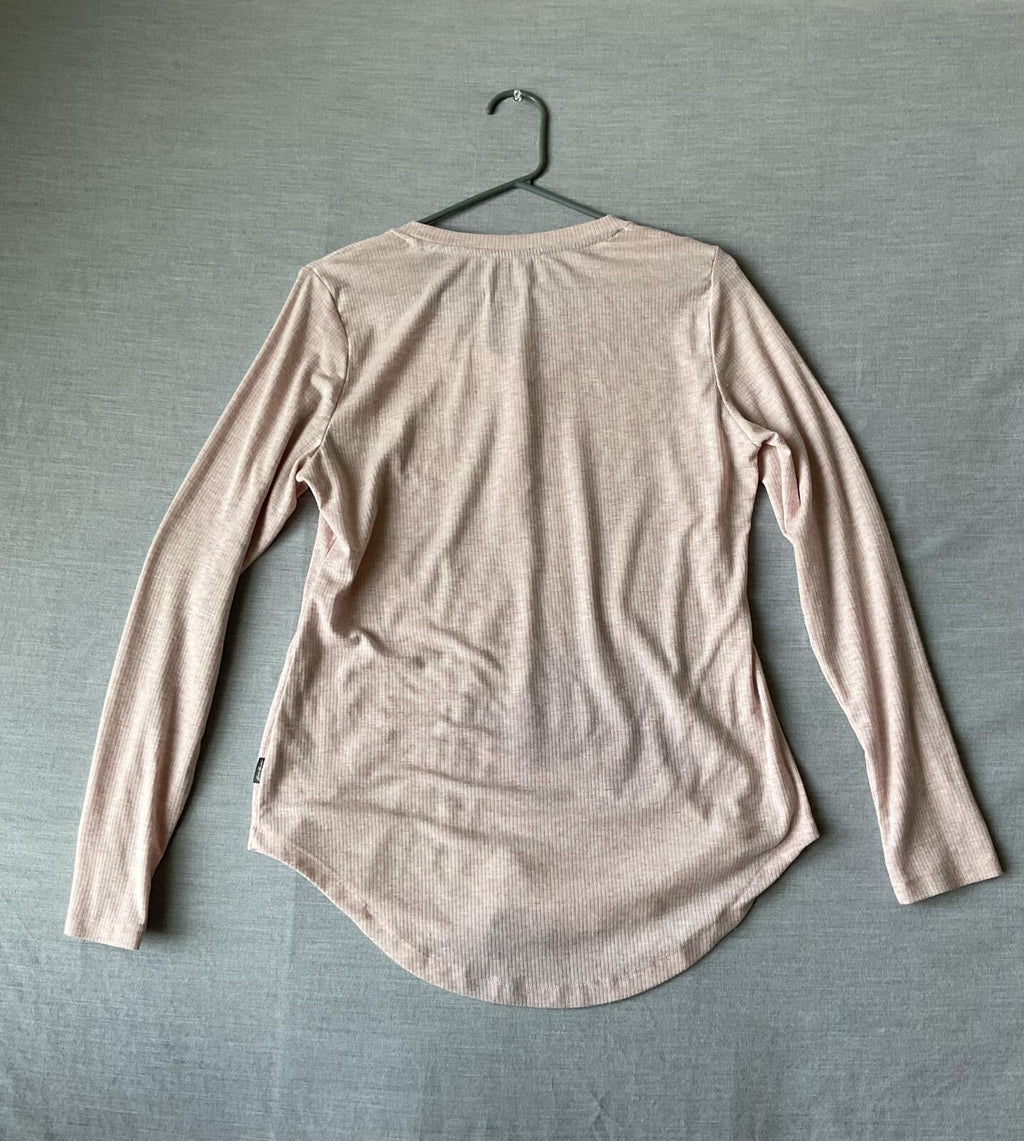 Eddie Bauer Women's  Long Sleeve Pink sleep shirt. Size Small