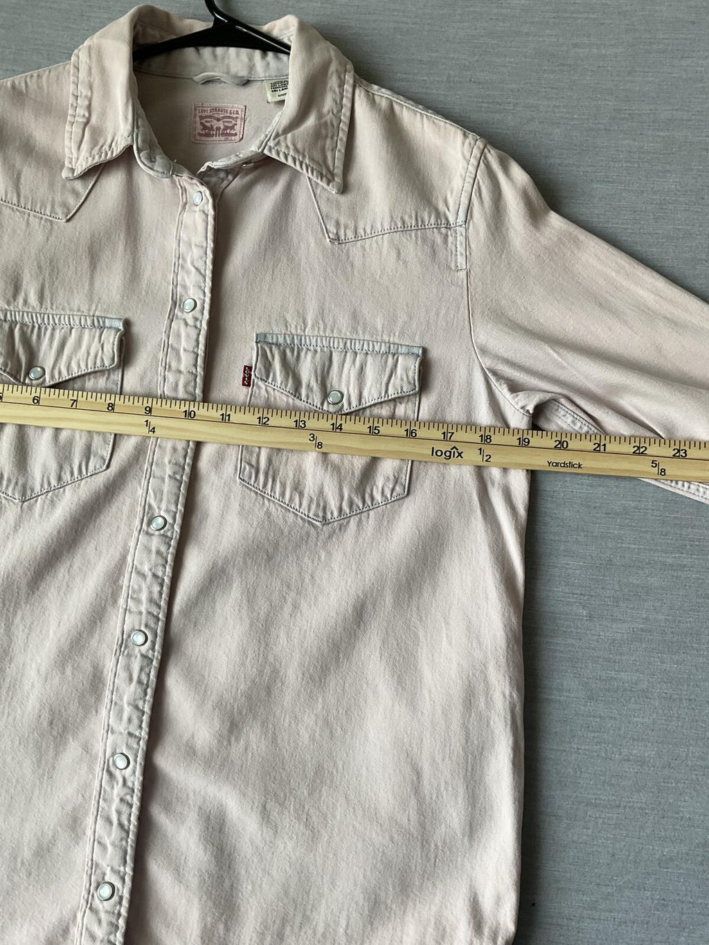 Levi's Women's Long Sleeve Button Up Shirt Pink