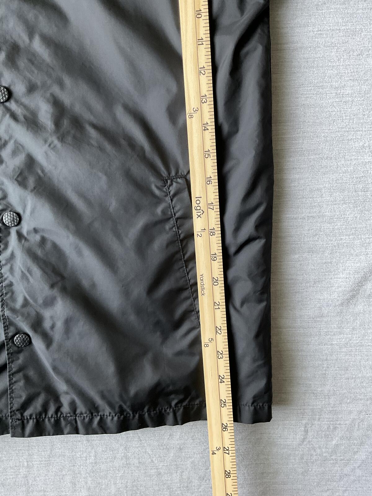 Vans Women's Long Sleeve Wind Breaker Jacket in Black