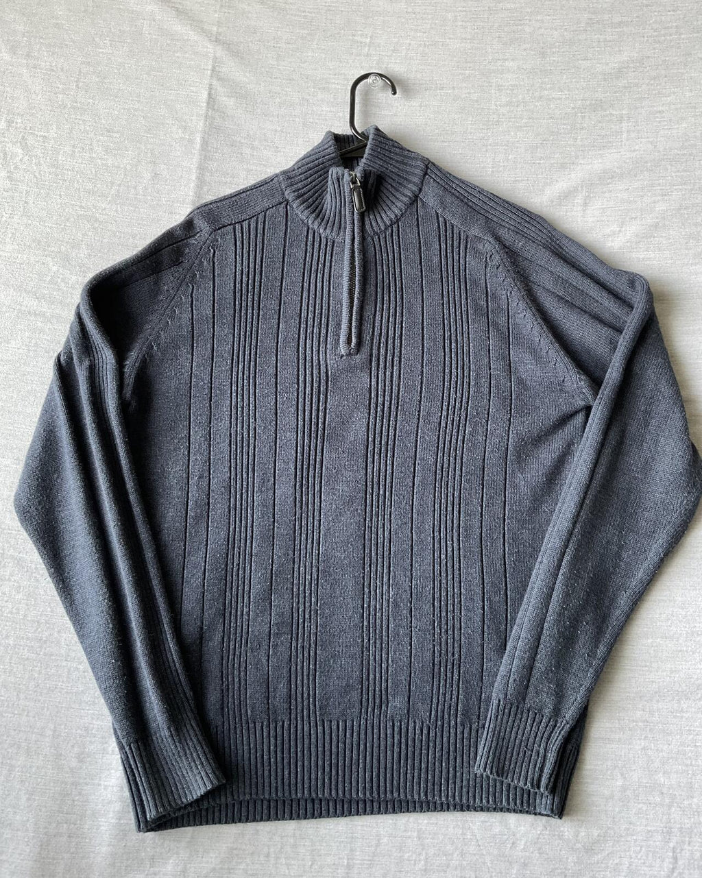 Oscar de la Renta Men's Long Sleeve Blue Sweater Medium