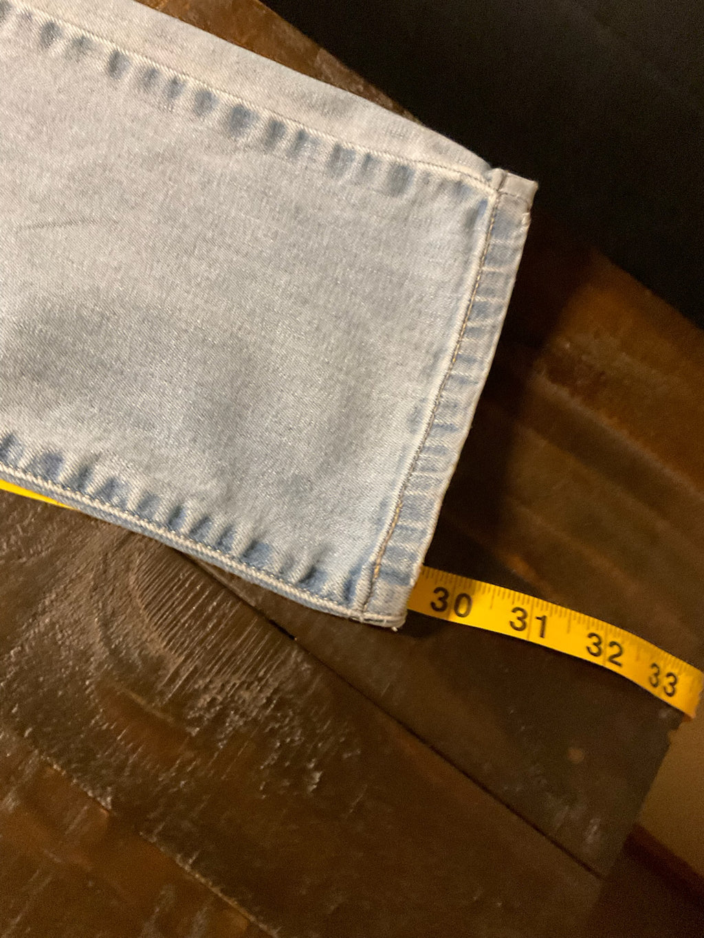 Levi's Women's 505 Straight Leg Light Wash Jeans - Size 6M 