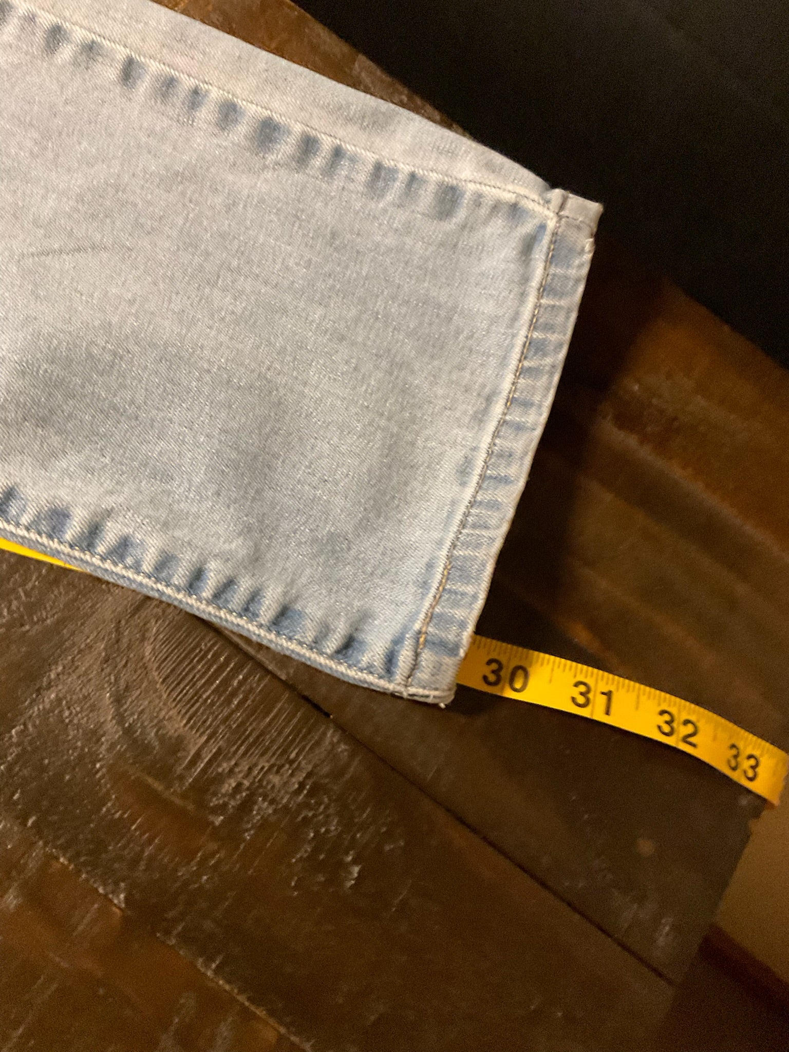 Levi's Women's 505 Straight Leg Light Wash Jeans - Size 6M 