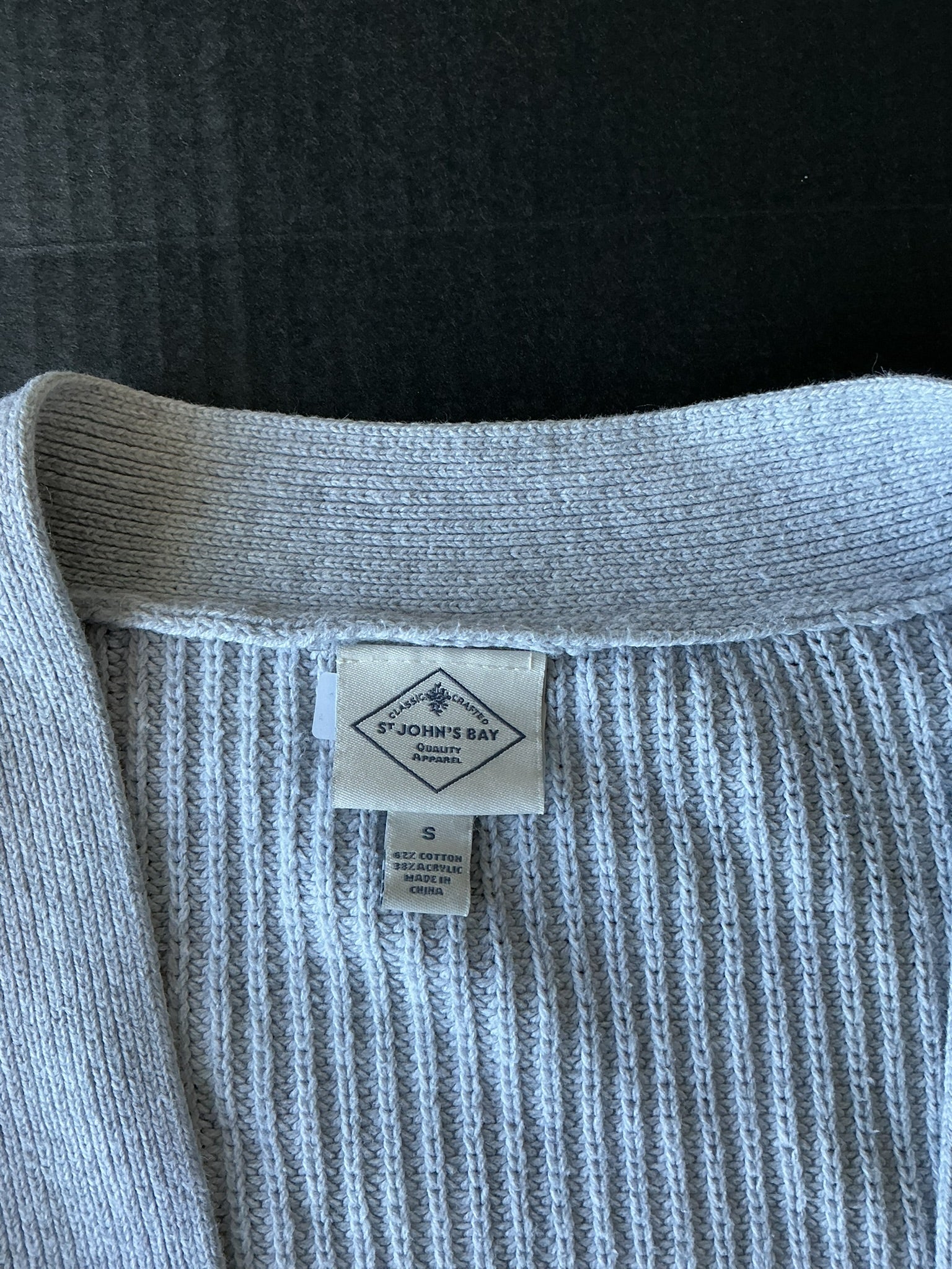 St John's Bay Women's Long Sleeve Button Up Cable Knit Sweater Cardigan in light Gray. Size Small