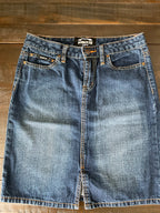 Vintage Squeeze Denim Dark Wash Mini Skirt. Size 1