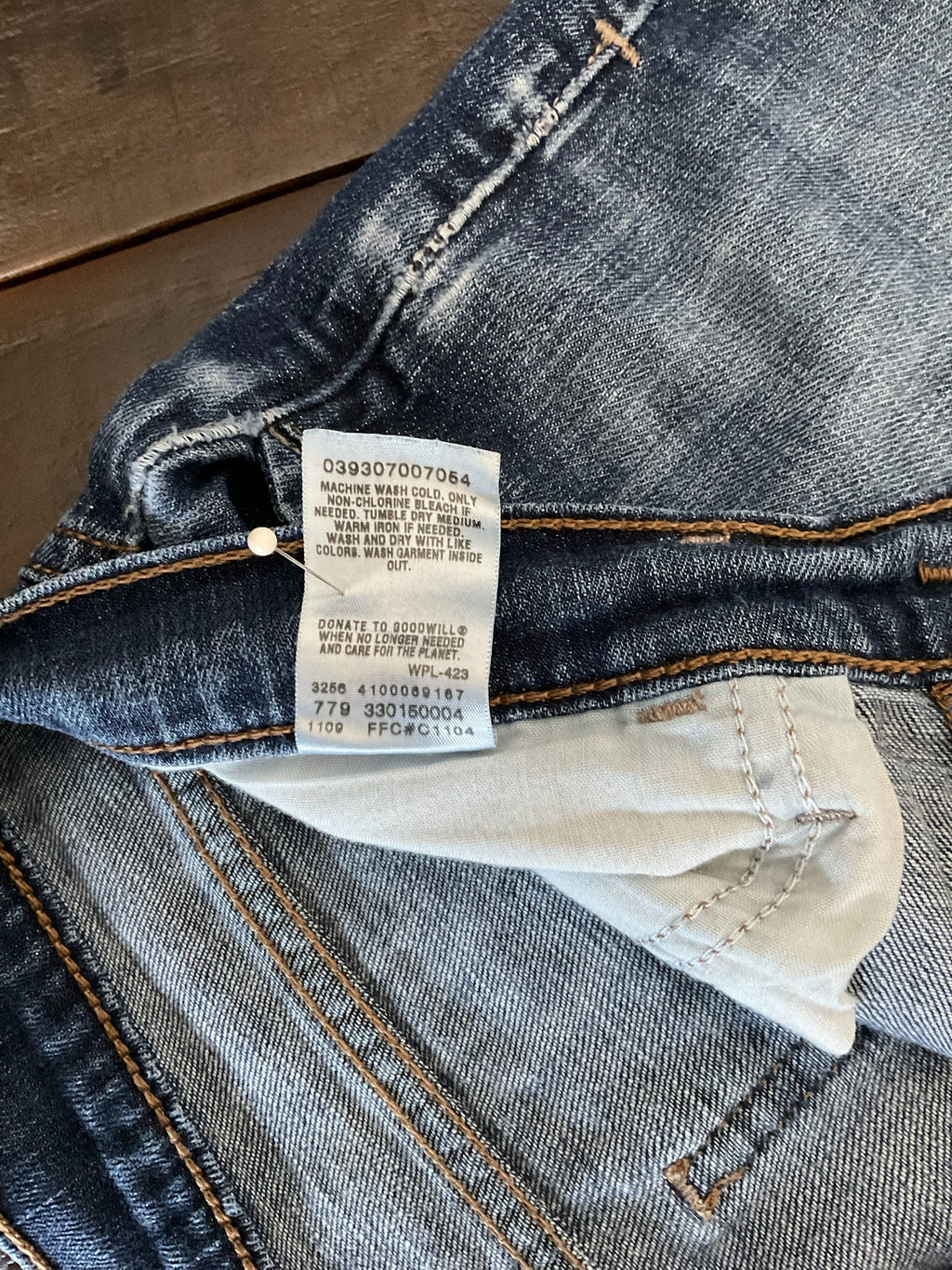 Levi’s Women's 515 Bermuda Denim Shorts – Dark Wash Size 10