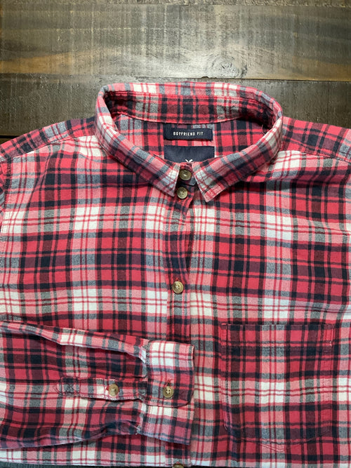 American Eagle Women's  Long Sleeve Button Up Flannel  Red  Black Plaid.  Medium