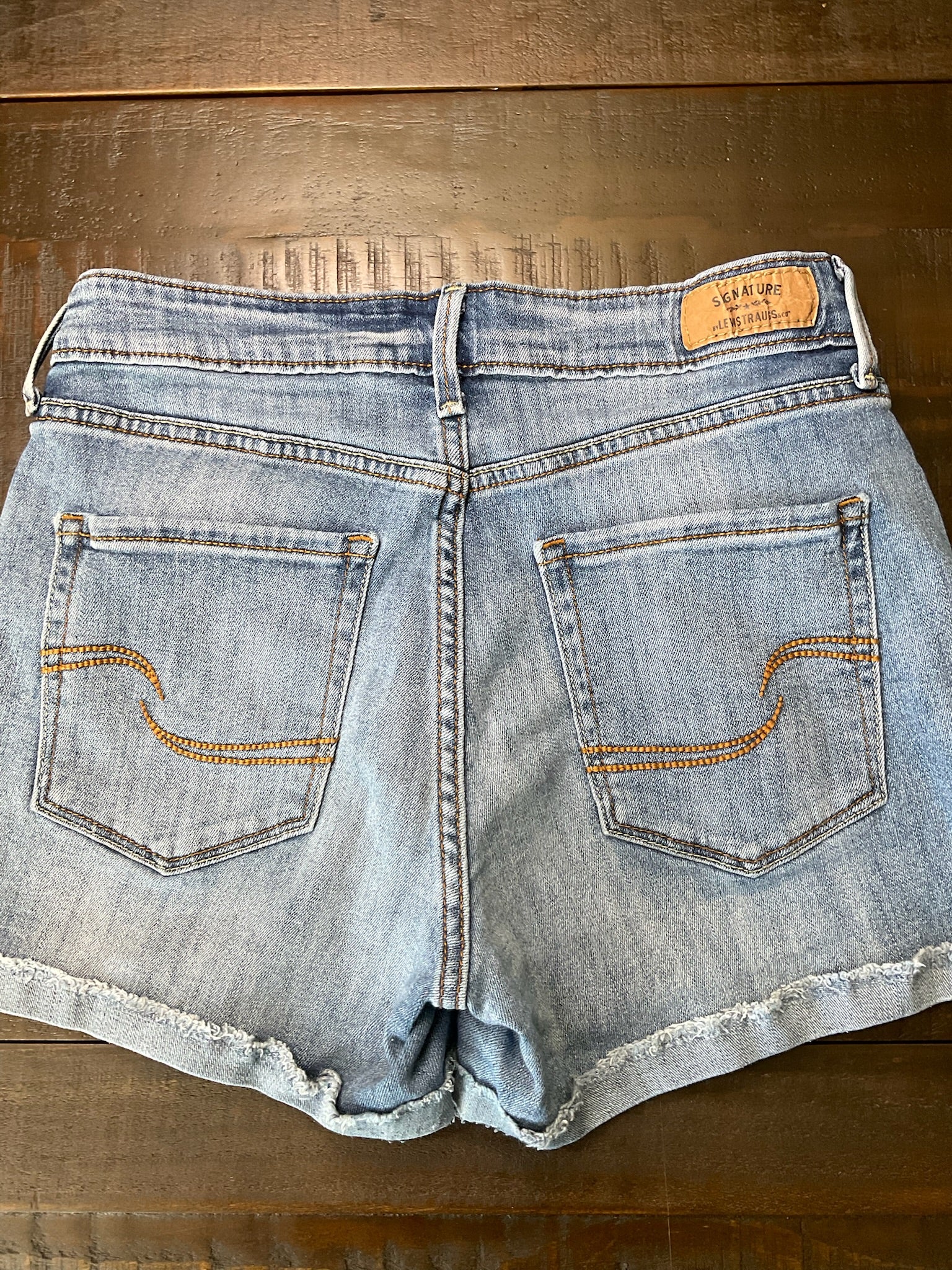 Signature by Levi Strauss & Co. Women's High-Rise Denim Shorts. Size 4