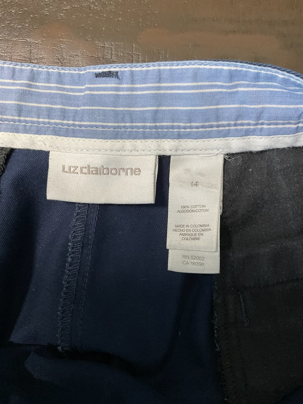 Liz Claiborne Women's Nicole Tailored Casual Blue Shorts Size 14