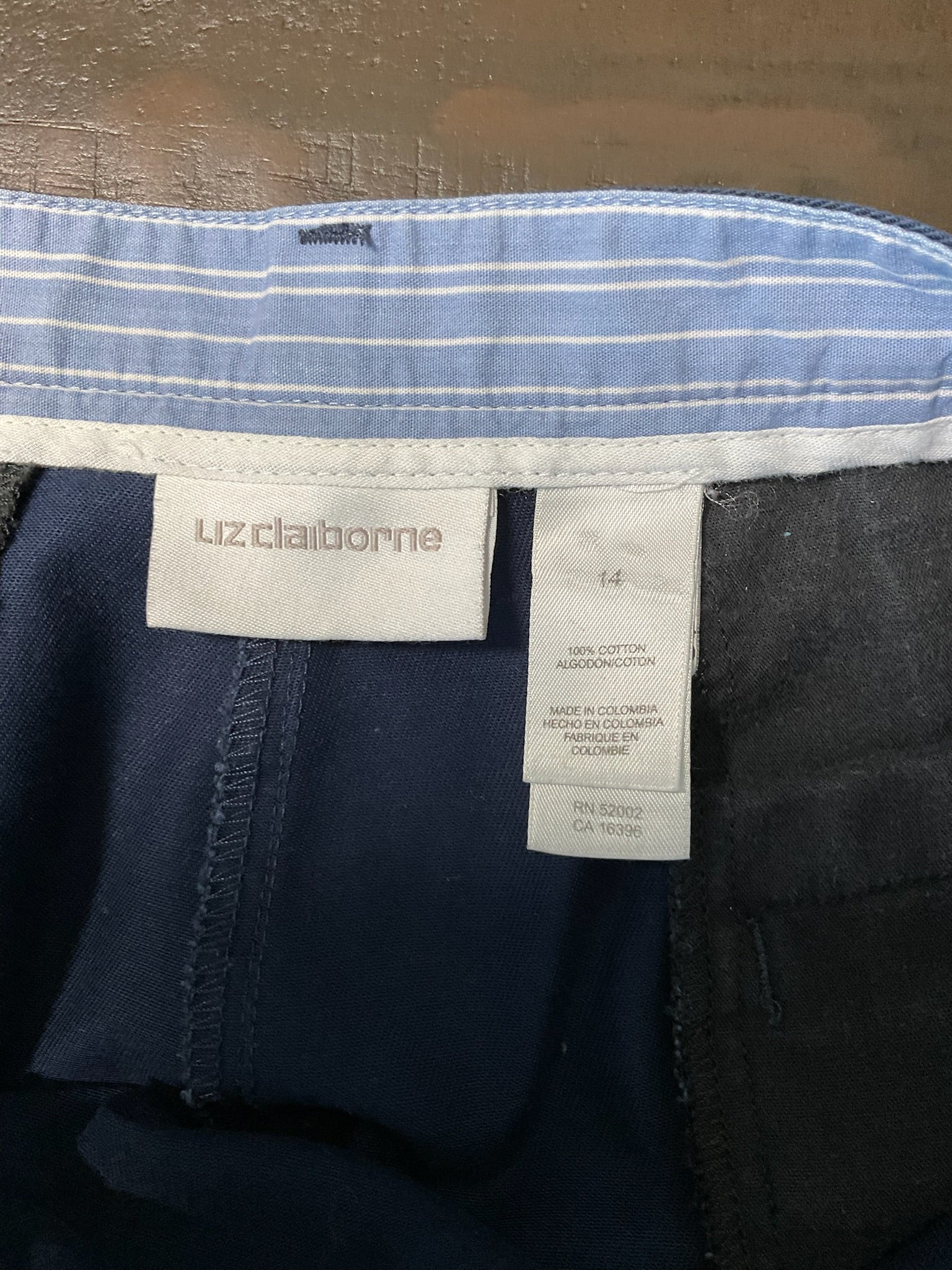 Liz Claiborne Women's Nicole Tailored Casual Blue Shorts Size 14