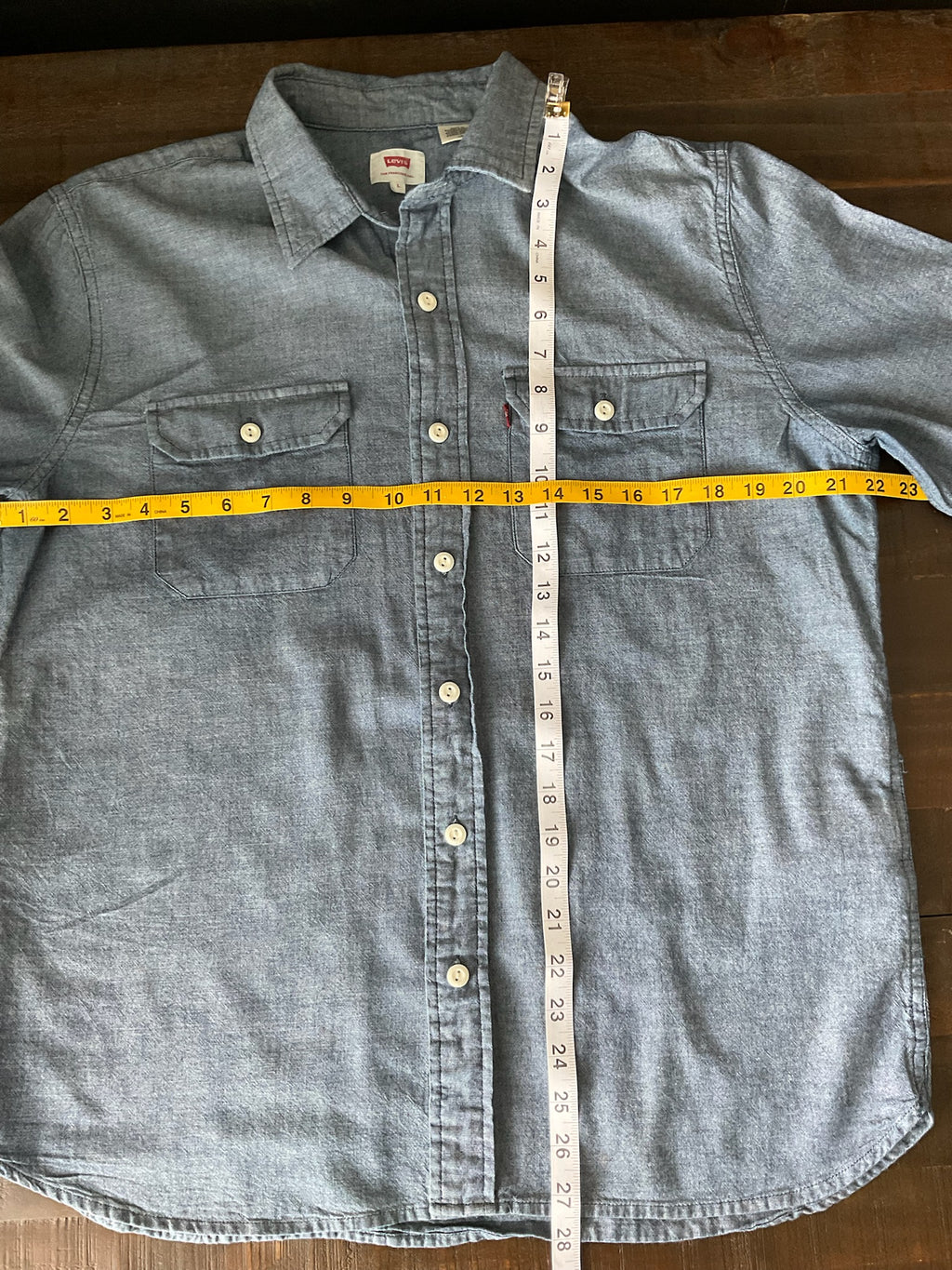 Levi's Men's Classic Worker Denim Button Up Shirt. Large