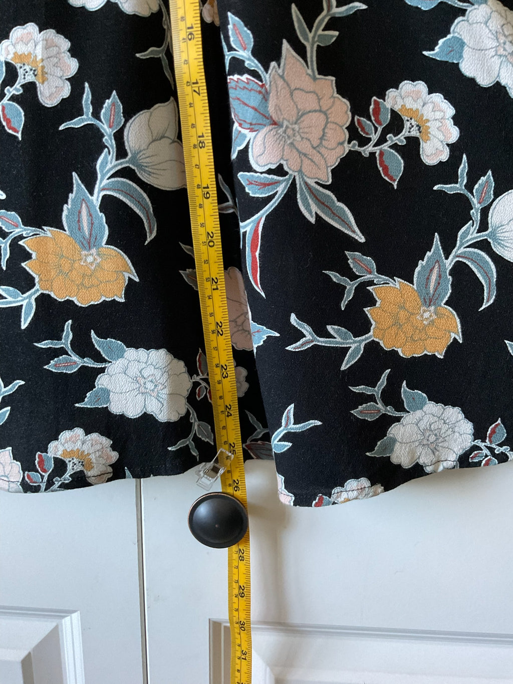 Kendall & Kylie Black Floral Dress V-Cut Back Adjustable Straps Size Large
