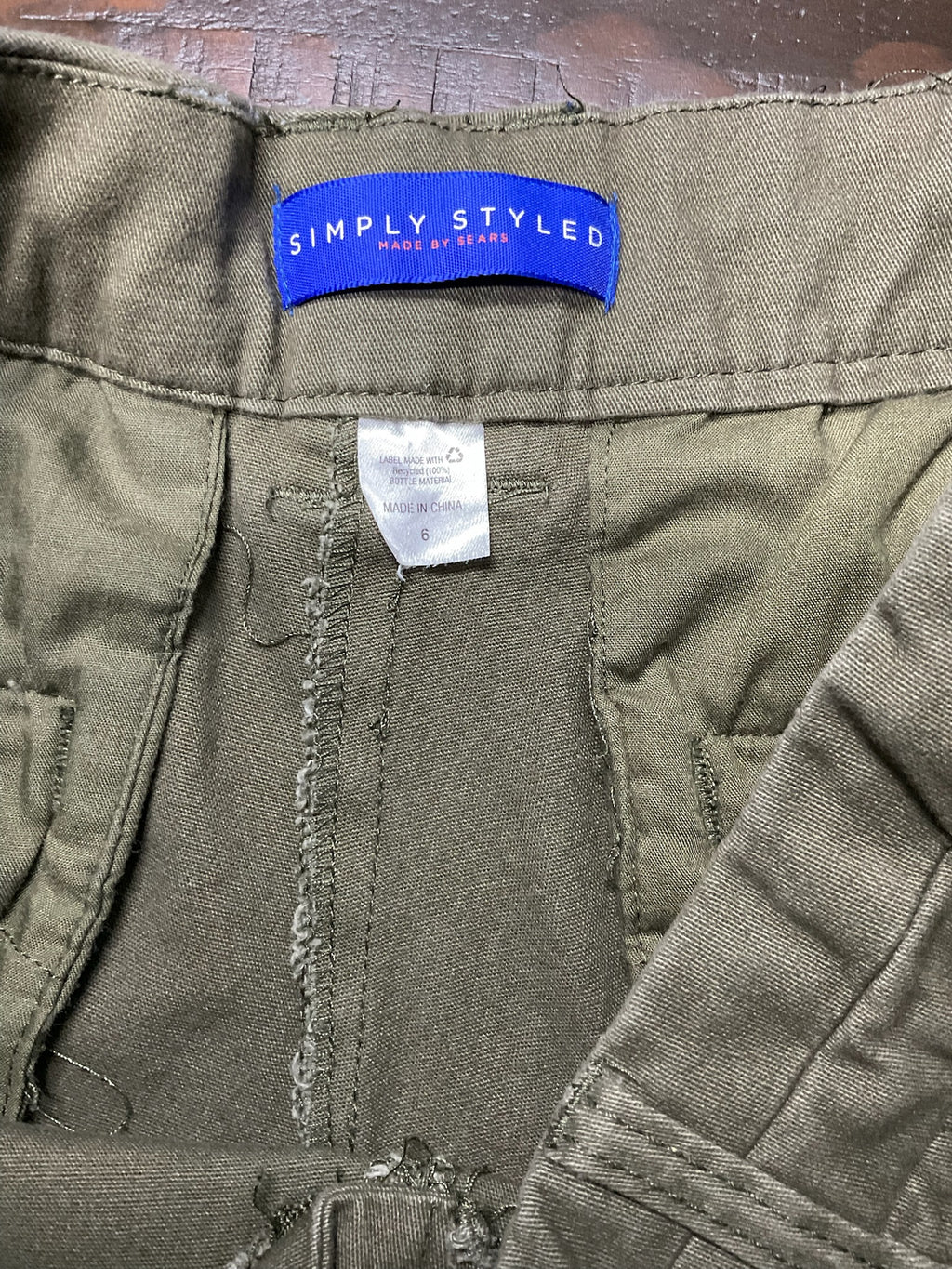 Simply Styled Women's Casual Shorts - Olive Green.  Size 6