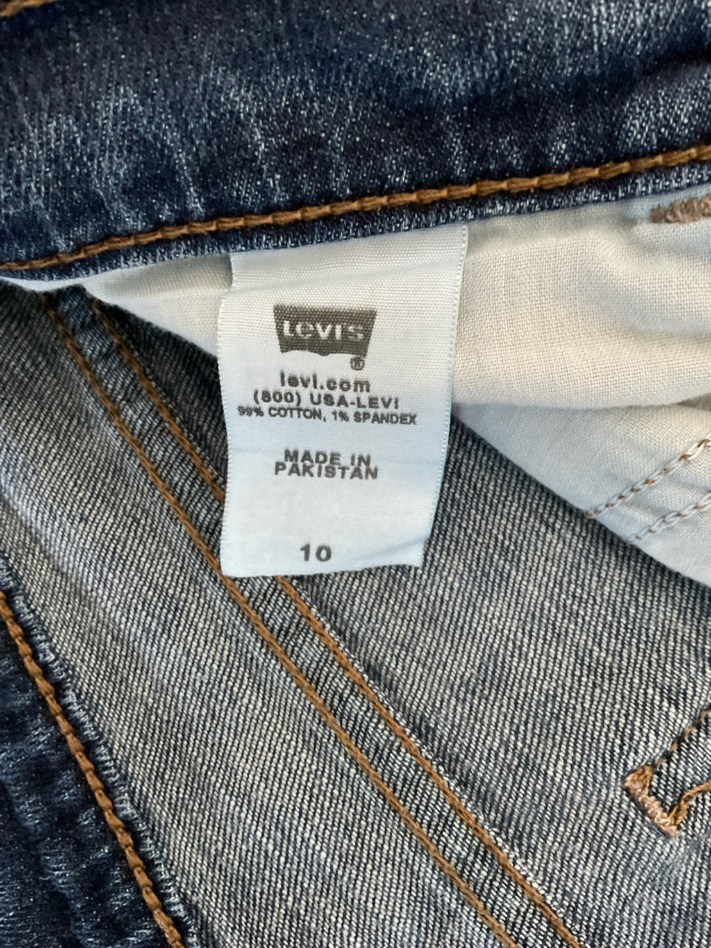 Levi’s Women's 515 Bermuda Denim Shorts – Dark Wash Size 10
