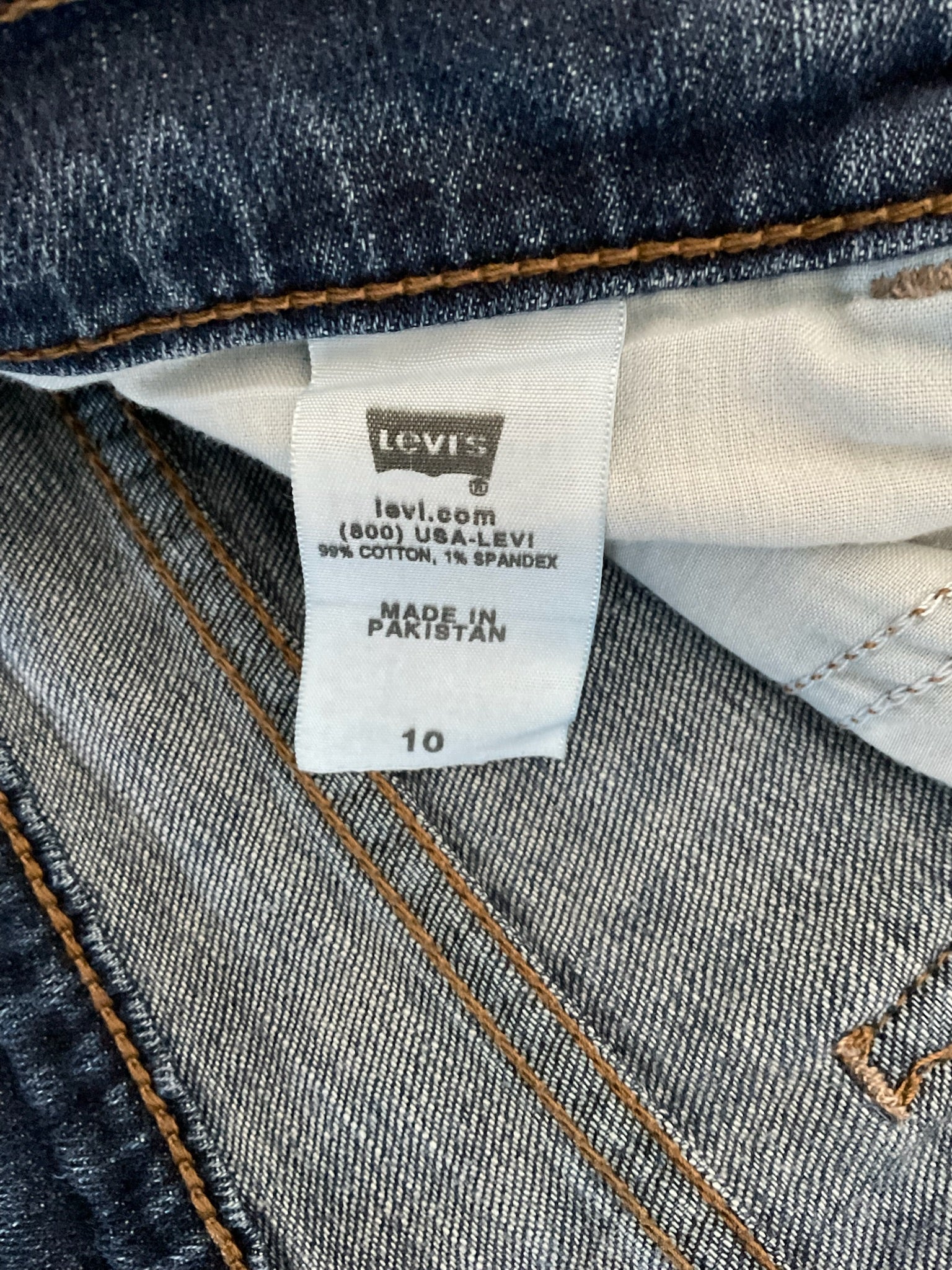 Levi’s Women's 515 Bermuda Denim Shorts – Dark Wash Size 10