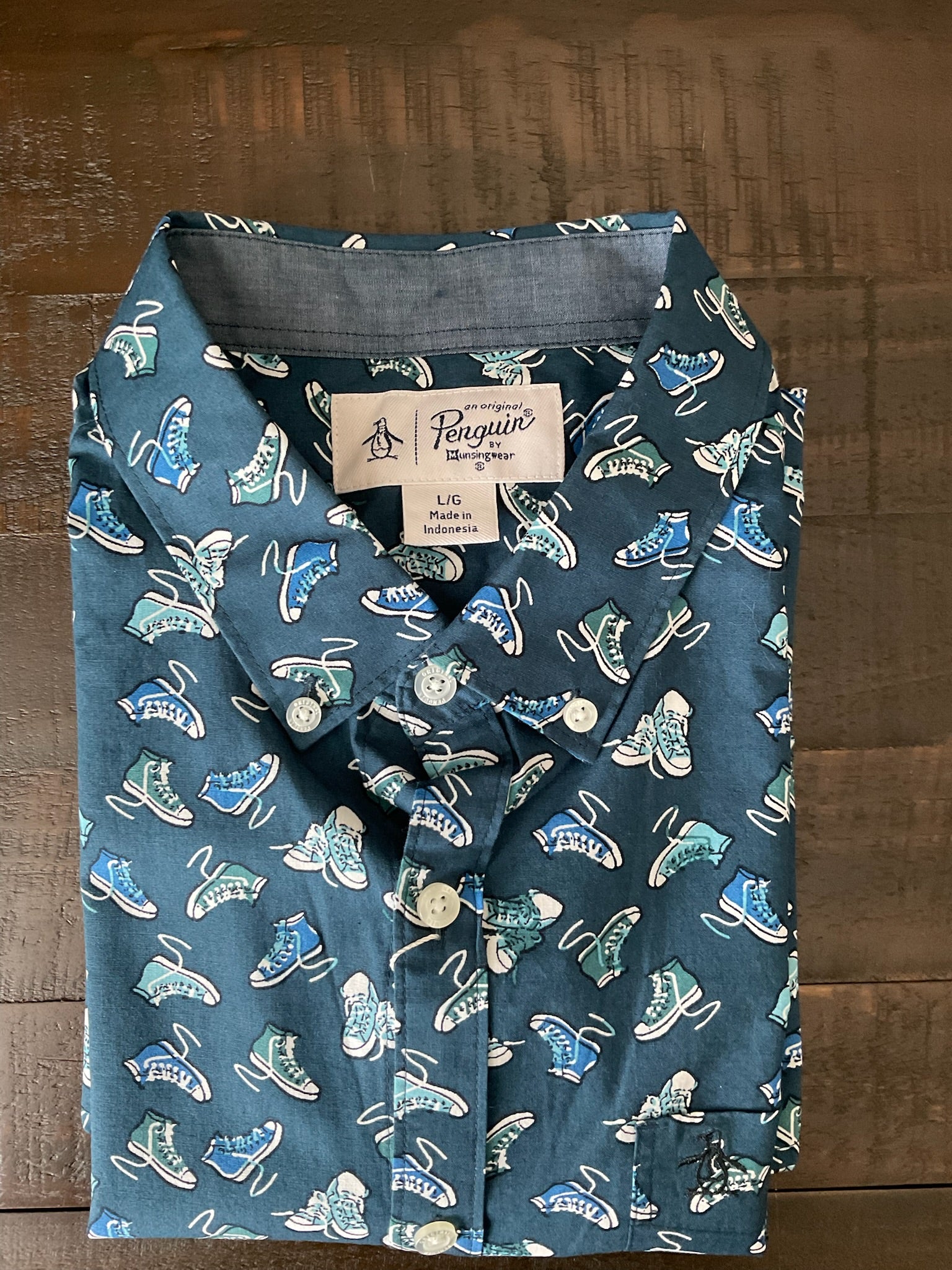 Original Penguin Men's Novelty Shoe Print Short Sleeve Button Up Shirt. Large