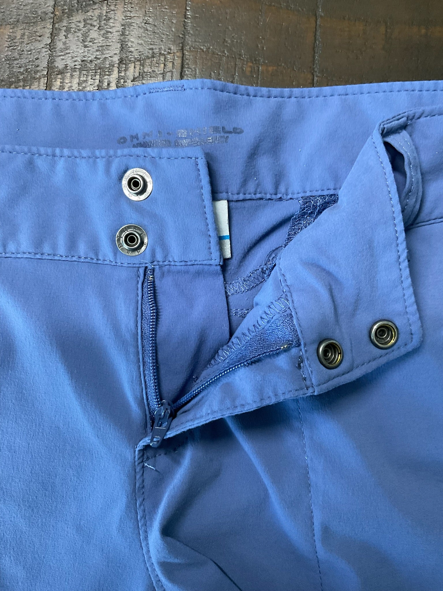 Columbia Blue Shorts Women's Size 8 Omni Hiking Cargo Athletic Outdoor
