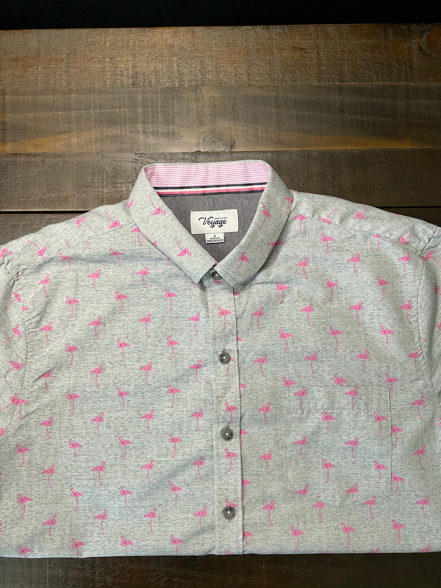 Voyage Men’s Short-Sleeve Tropical Flamingo Shirt - Gray & Pink (Size Medium)