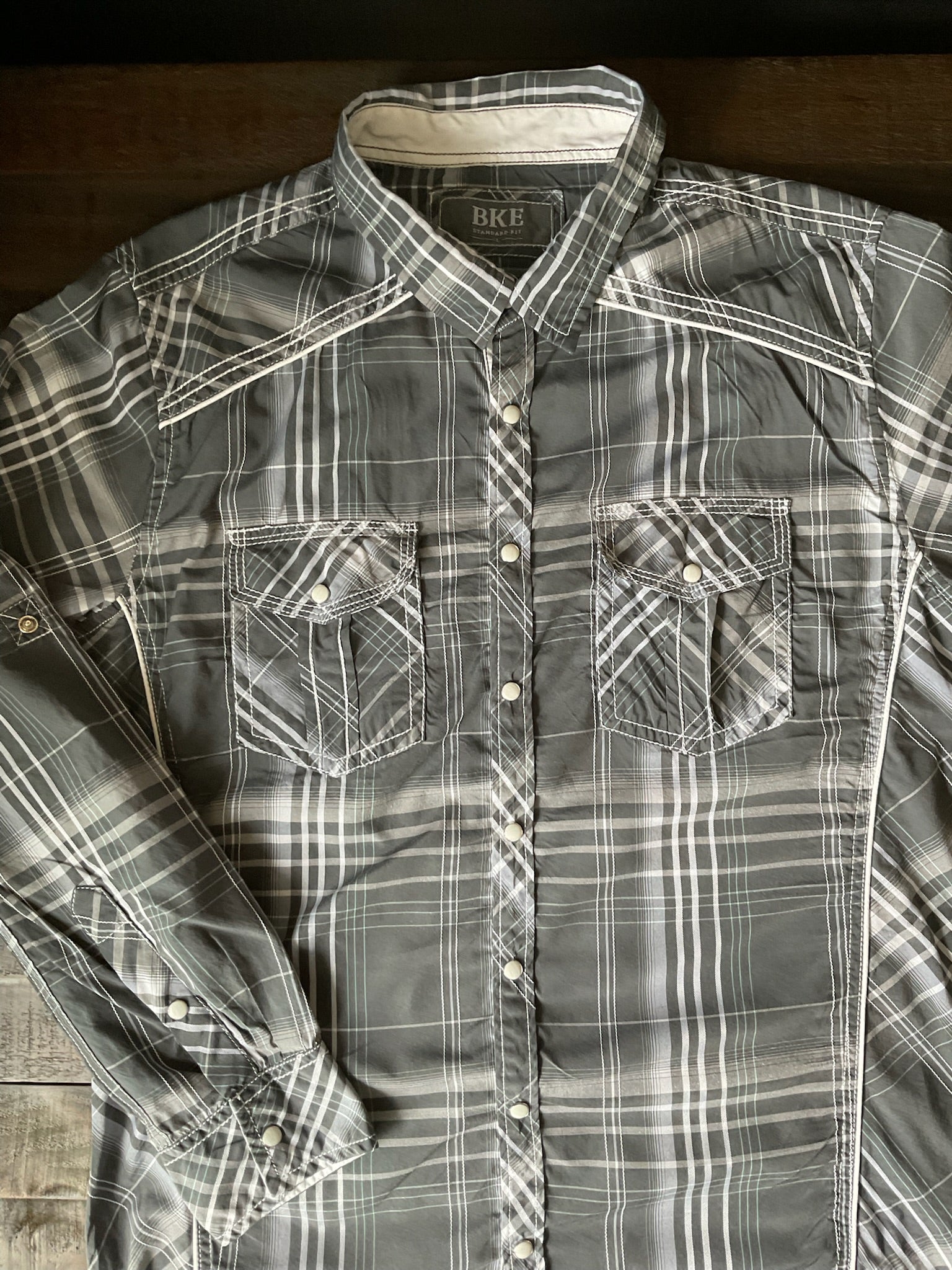 BKE Men's Plaid and Stripe Western Pearl Snap Long Sleeve Shirt. Size Large