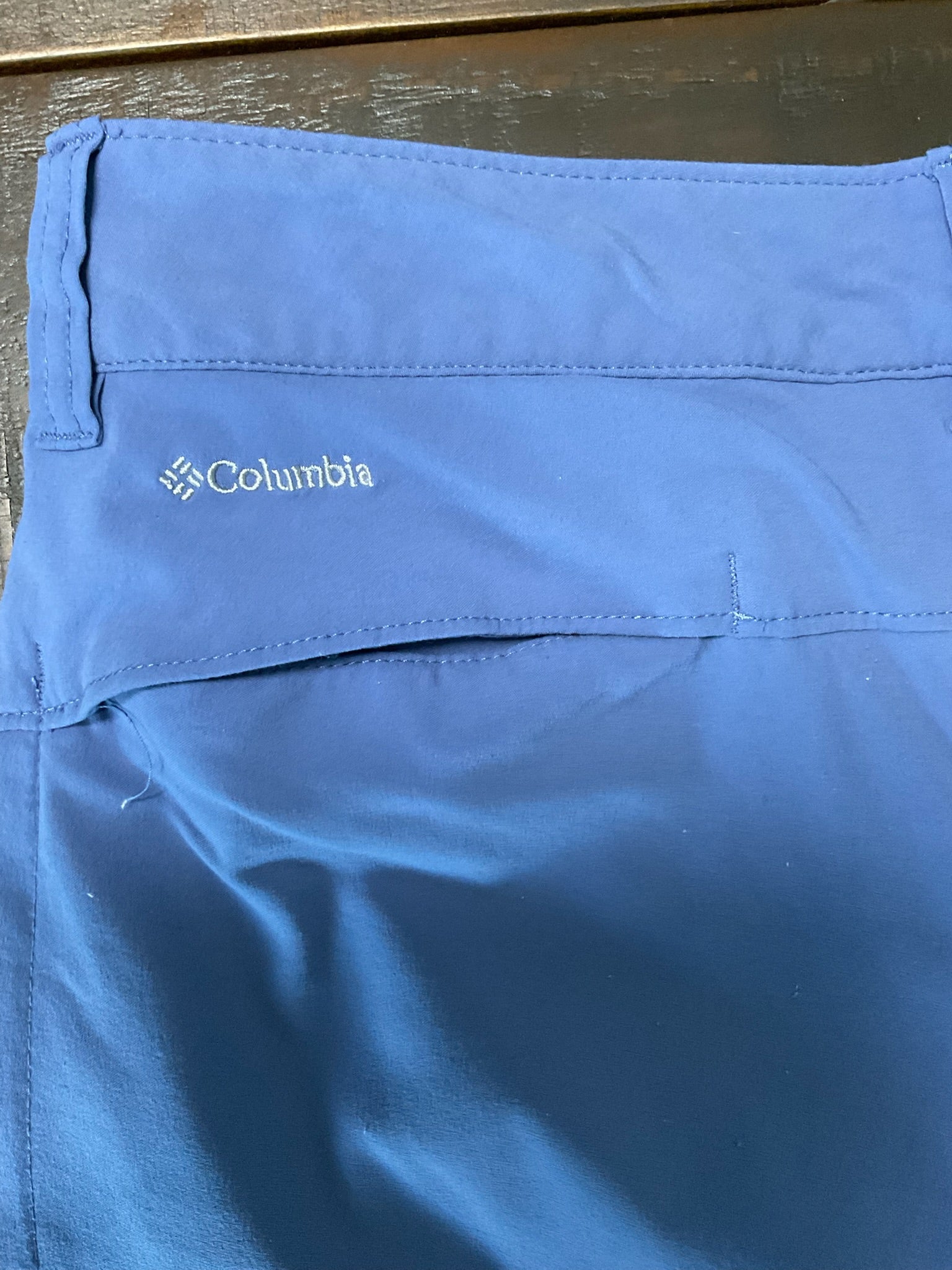 Columbia Blue Shorts Women's Size 8 Omni Hiking Cargo Athletic Outdoor