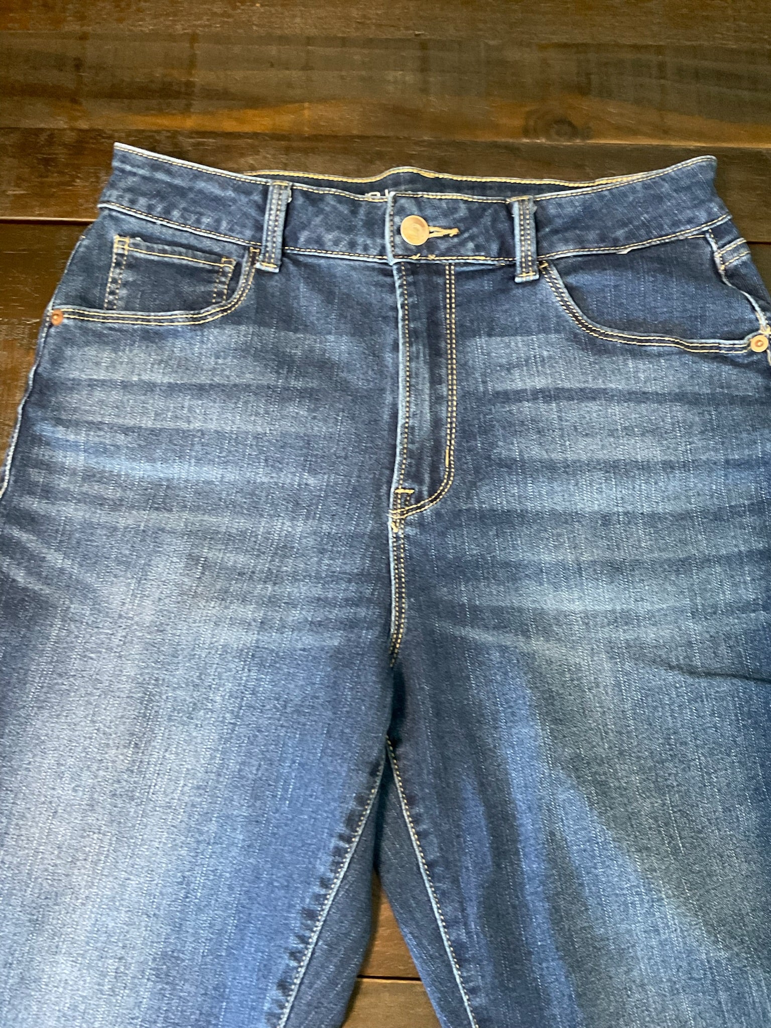 No Boundaries Women's High Rise Mom Ankle Jeans - Medium Wash - Size 11
