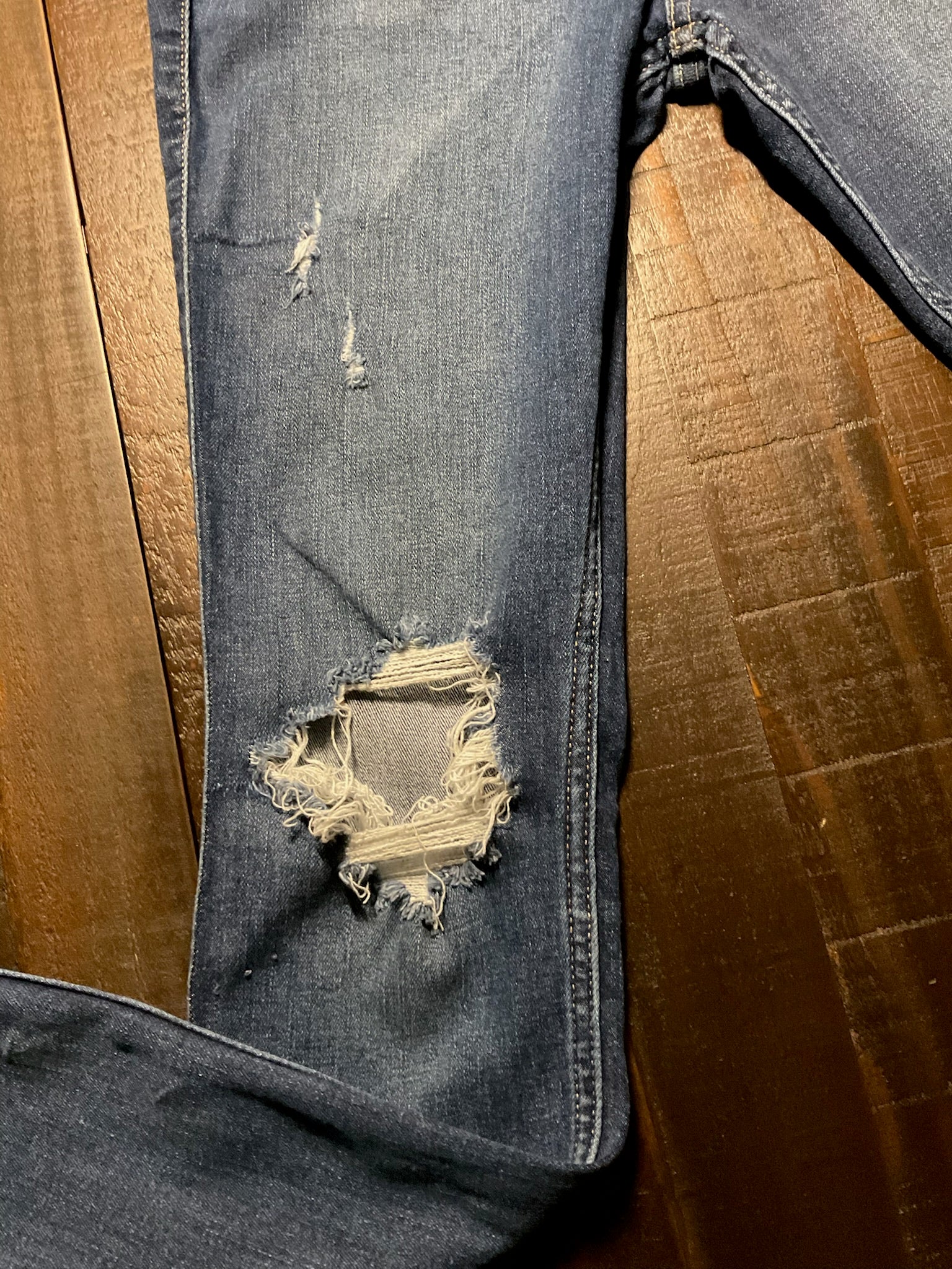 Hollister Women's Ultra High Rise Super Skinny Distressed Jeans - Size 5 Regular 