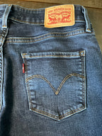 Levi's Women's Classic Mid-Rise Skinny Jeans - Deep Indigo Dark Wash - Size 8M