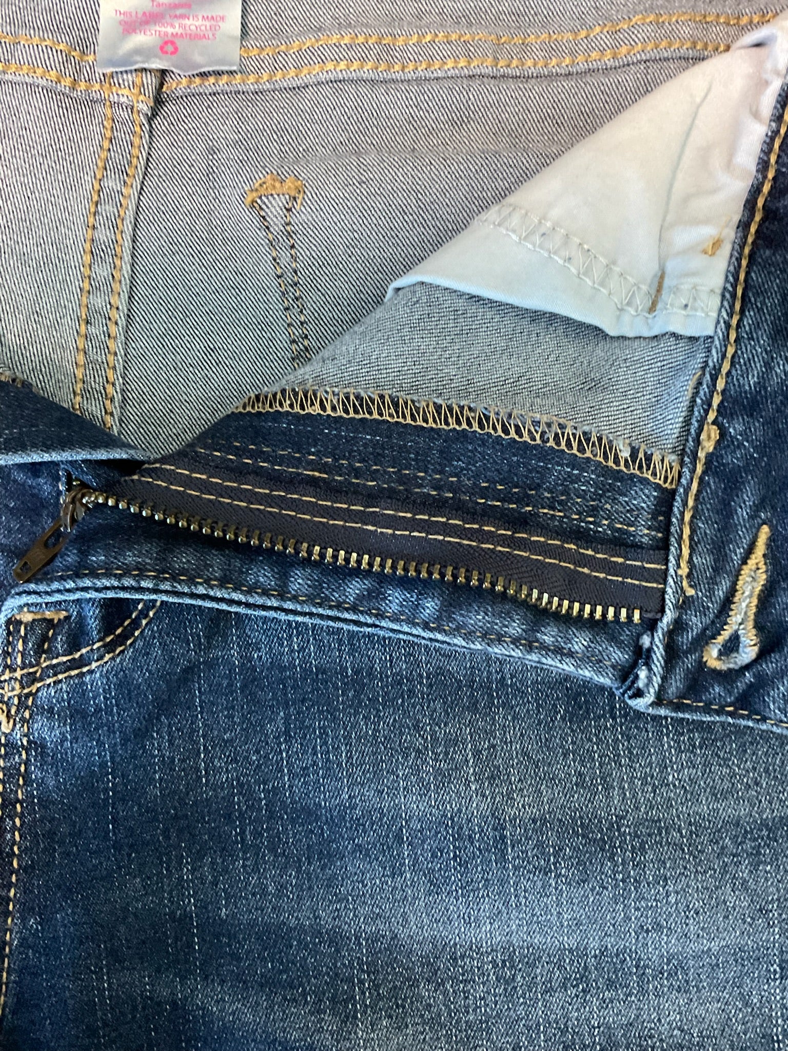 No Boundaries Women's High Rise Mom Ankle Jeans - Medium Wash - Size 11