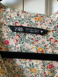 Zara Women's Long Maxi Dress Flowered Print Short Sleeve V-Neck. Size Small