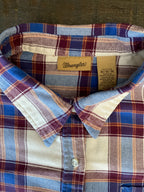 Wrangler Women’s Long-Sleeve Western Pearl Snap Plaid Blue & Maroon Shirt. Med