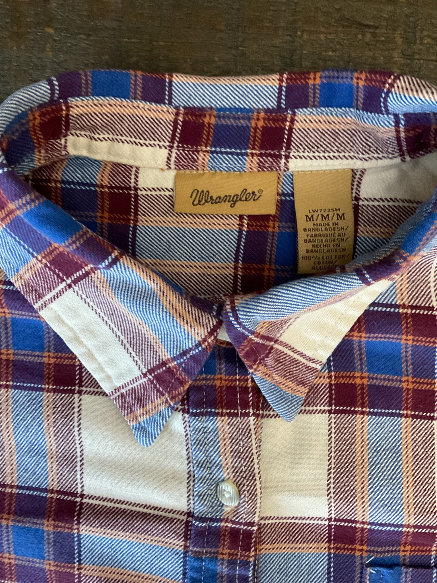 Wrangler Women’s Long-Sleeve Western Pearl Snap Plaid Blue & Maroon Shirt. Med