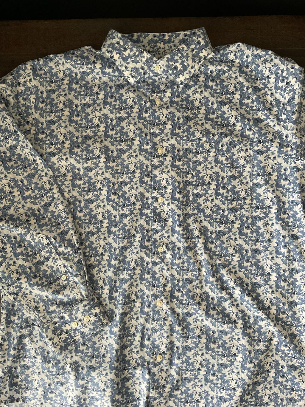 Nordstrom Men's White with Blue Floral Print Long Sleeve Shirt. X Large (17)