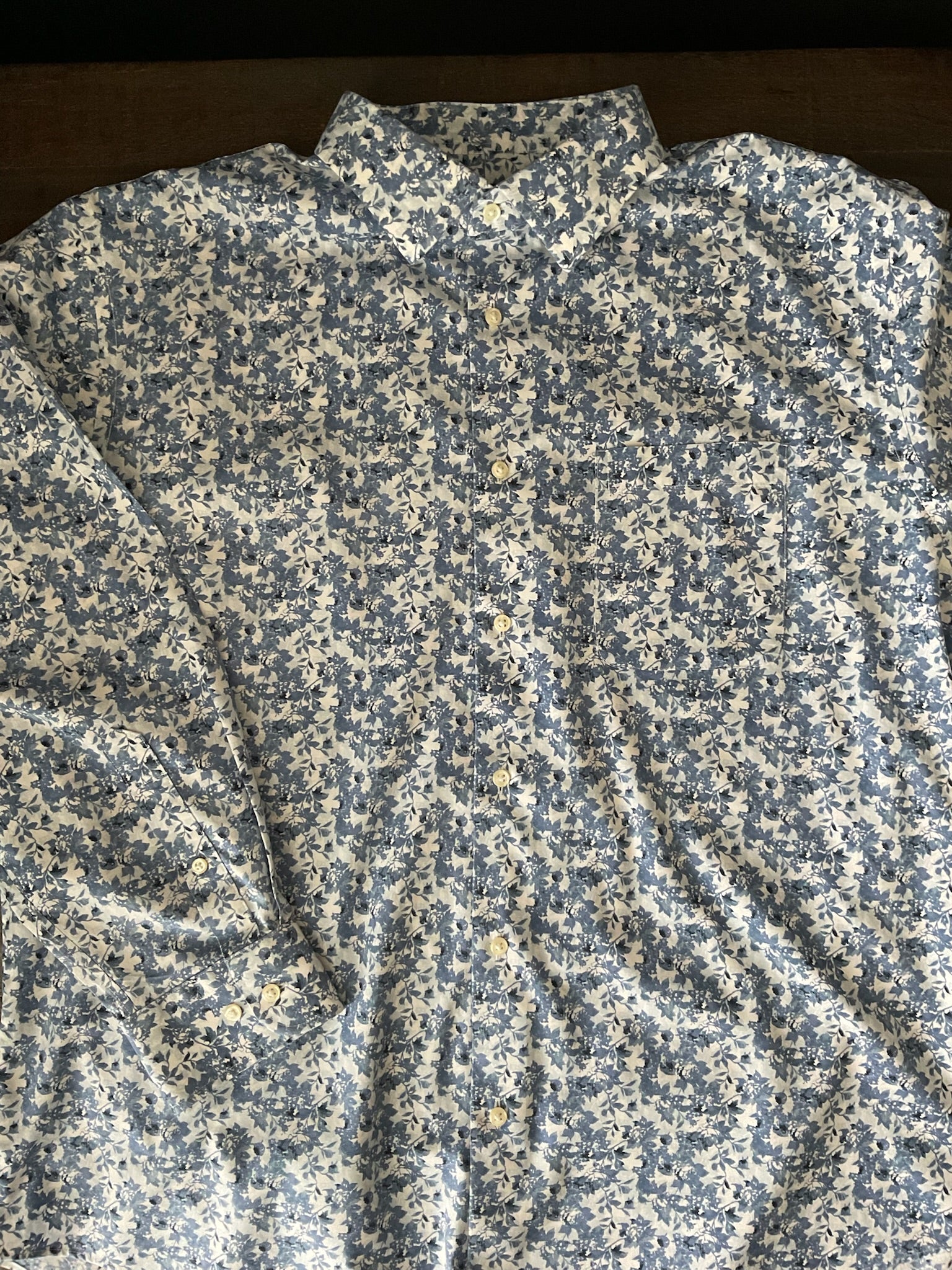Nordstrom Men's White with Blue Floral Print Long Sleeve Shirt. X Large (17)
