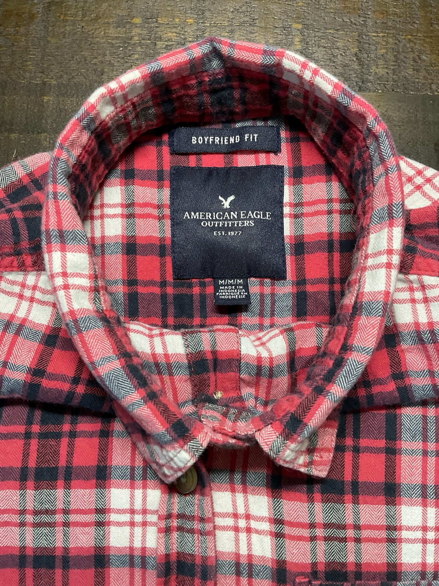 American Eagle Women's  Long Sleeve Button Up Flannel  Red  Black Plaid.  Medium