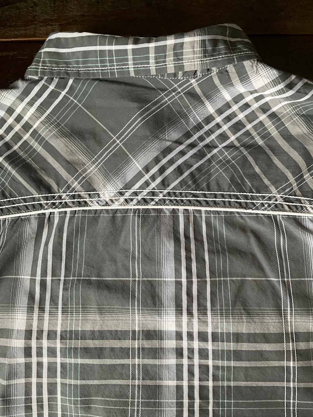 BKE Men's Plaid and Stripe Western Pearl Snap Long Sleeve Shirt. Size Large