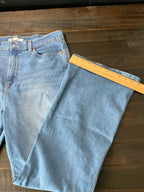 Signature by Levi  Women's Heritage High Rise Flare Jeans - Medium Wash.Size 14 