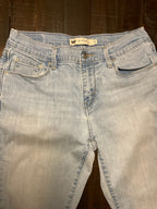 Levi's Women's 505 Straight Leg Light Wash Jeans - Size 6M 