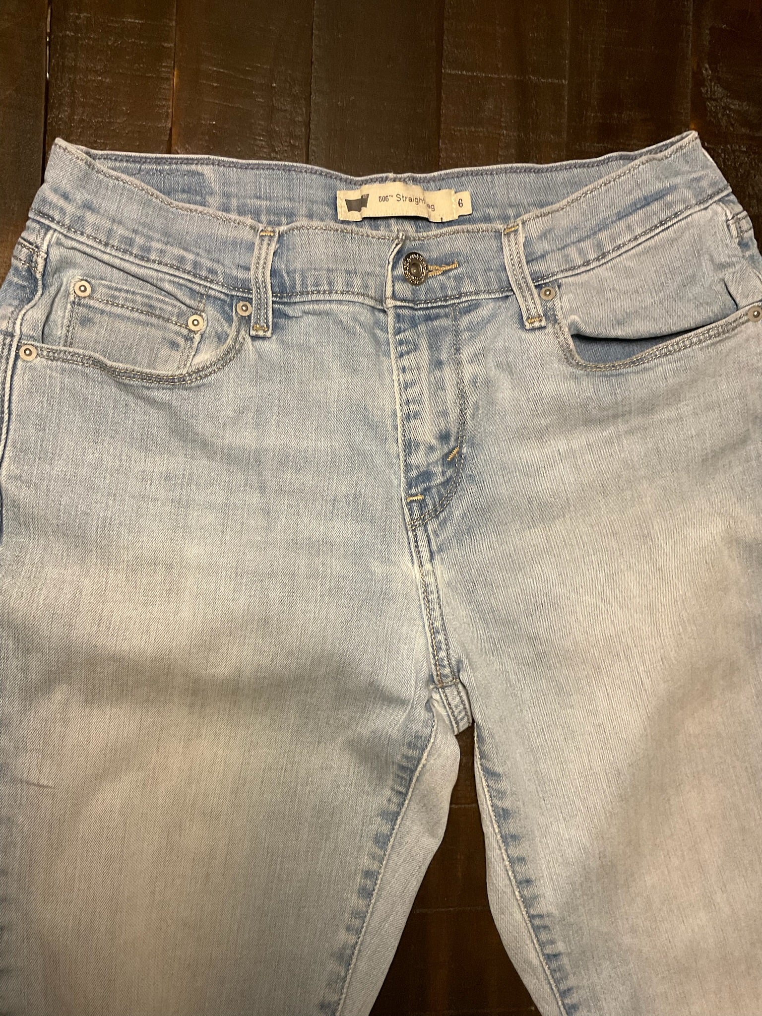 Levi's Women's 505 Straight Leg Light Wash Jeans - Size 6M 